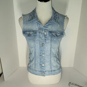 Studded Vintage Early 2000’s Rock and Republic studded denim vest  Size Xsmall